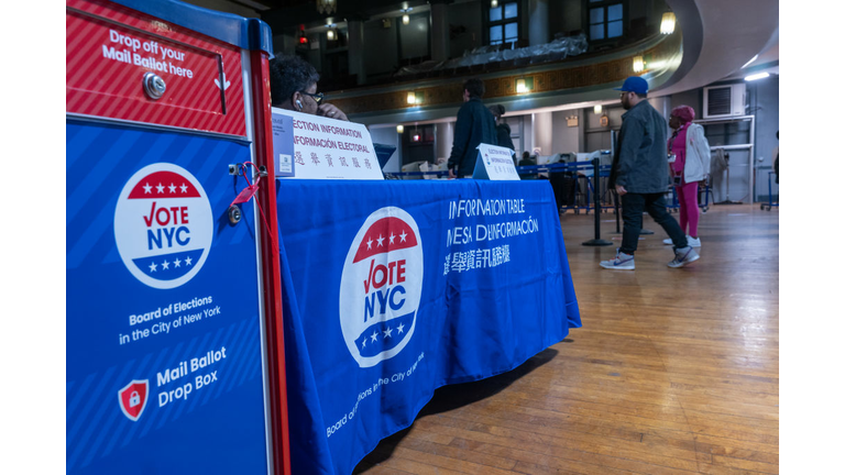 New Yorkers Vote Early A Week Before Election Day