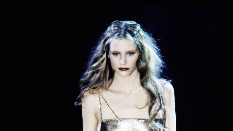 Versace Fall 1998 Ready to Wear Runway Show