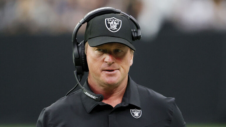 Chicago Bears v Las Vegas Raiders