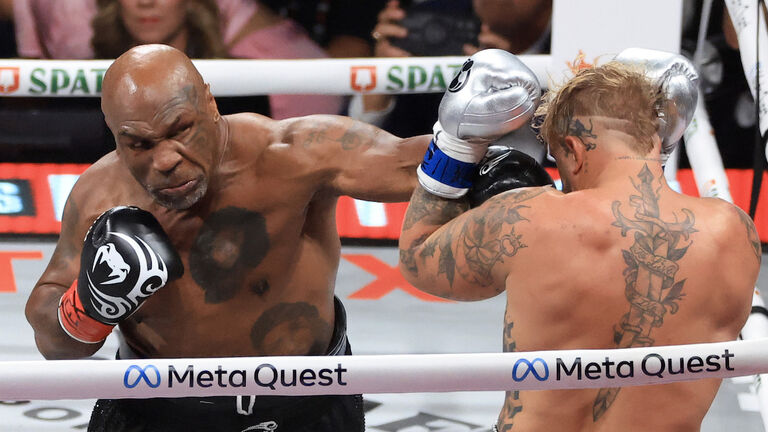 Mike Tyson v Jake Paul
