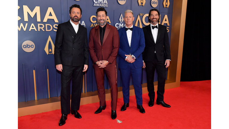 The 58th Annual CMA Awards - Arrivals