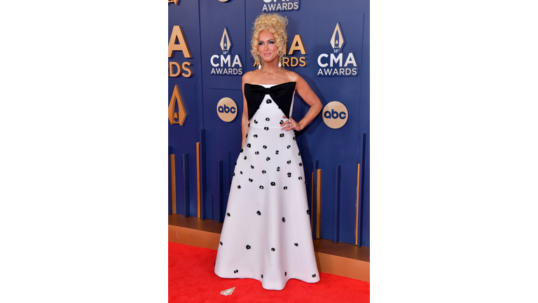 The 58th Annual CMA Awards - Arrivals