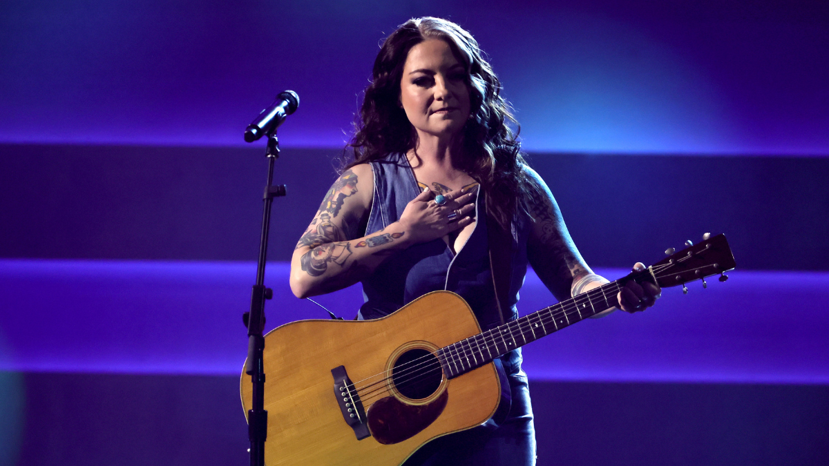 Ashley McBryde Delivers Moving Tribute To Late Legend Kris Kristofferson | iHeart