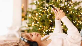 The Surprising Benefits Of Christmas Music For Your Mind And Spirit