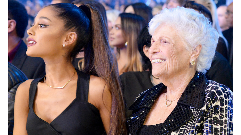 2016 American Music Awards - Roaming Show