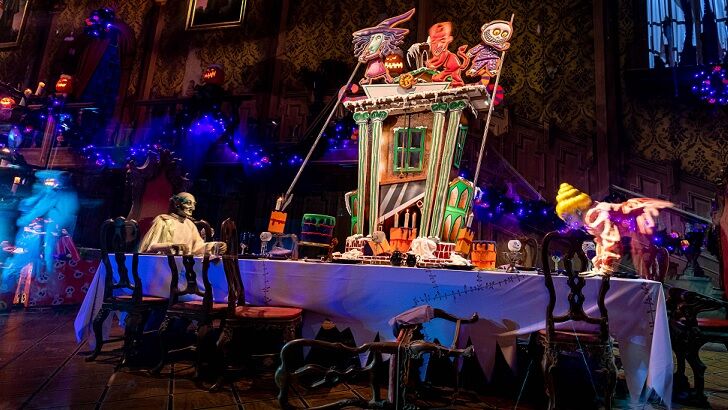 Disney's Haunted Mansion Halted After Guest Scatters Loved One's Ashes on Ride