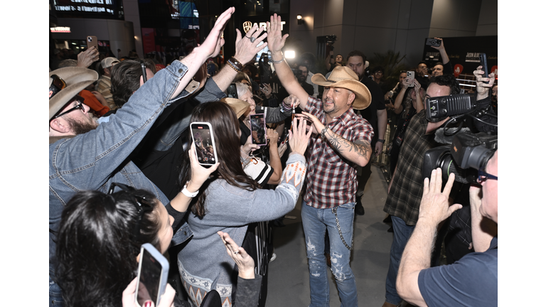 Jason Aldean Celebrates The Grand Opening Of New Jason Aldean's Kitchen + Bar On The Las Vegas Strip