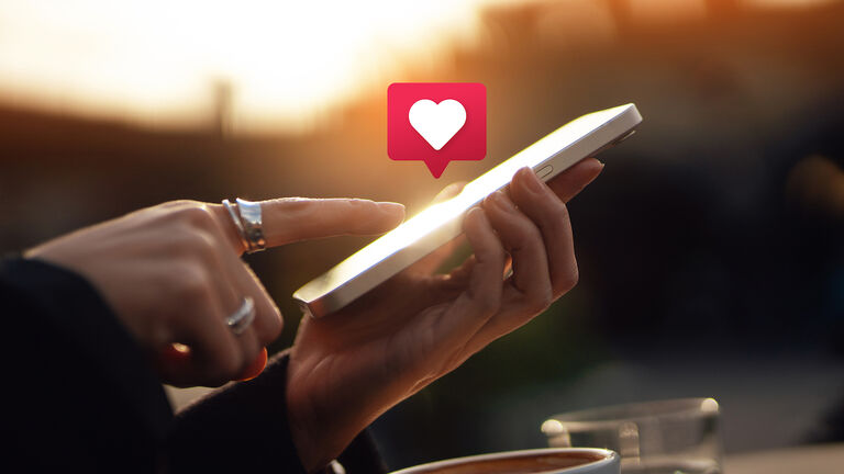 Connecting with social media network via smartphone