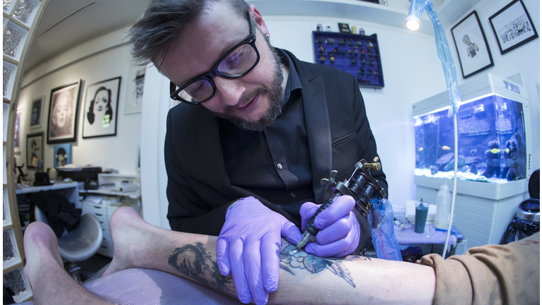 World Renowned Tattoo Artist Dan Gold At His Studio