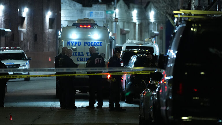 10 wounded in mass shooting outside nightclub in New York City