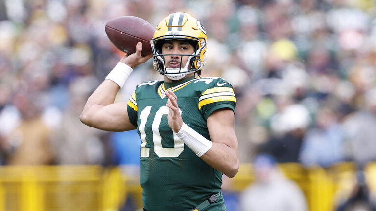 Chicago Bears v Green Bay Packers