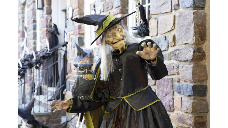 Halloween Witch Decoration, Scary Halloween Decoration, Creepy Haunted House