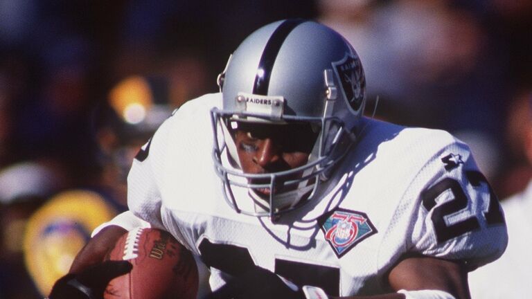 RAIDERS AT RAMS