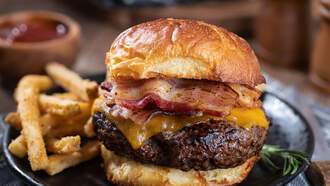 Texas Eatery Serves The 'Best Burger And Fries' Meal In The State