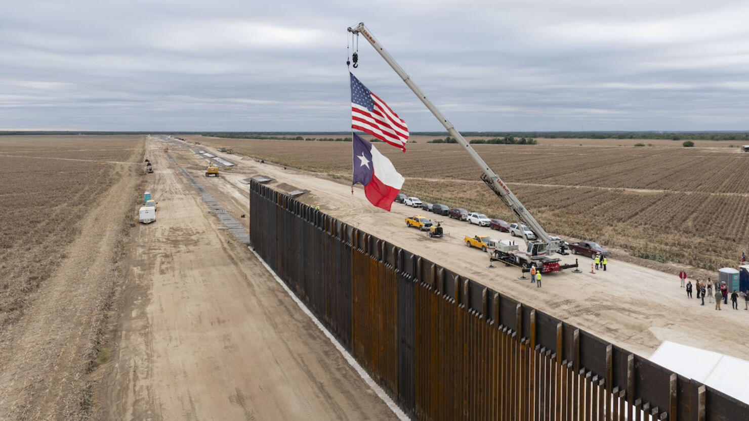 Texas Land Commissioner Buckingham Highlights Border Wall Construction At Site Offered To Incoming Trump Administration For Deportation Facilities