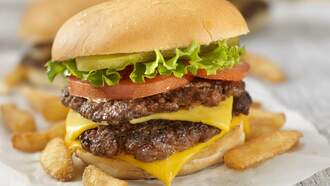 South Carolina Eatery Serves The 'Best Burger And Fries' Meal In The State