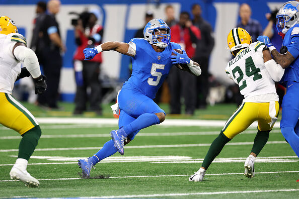 Green Bay Packers v Detroit Lions