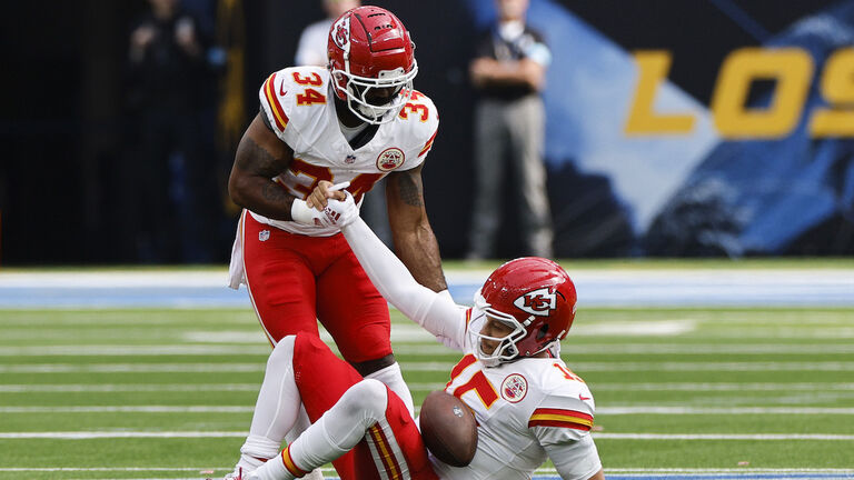 Kansas City Chiefs v Los Angeles Chargers