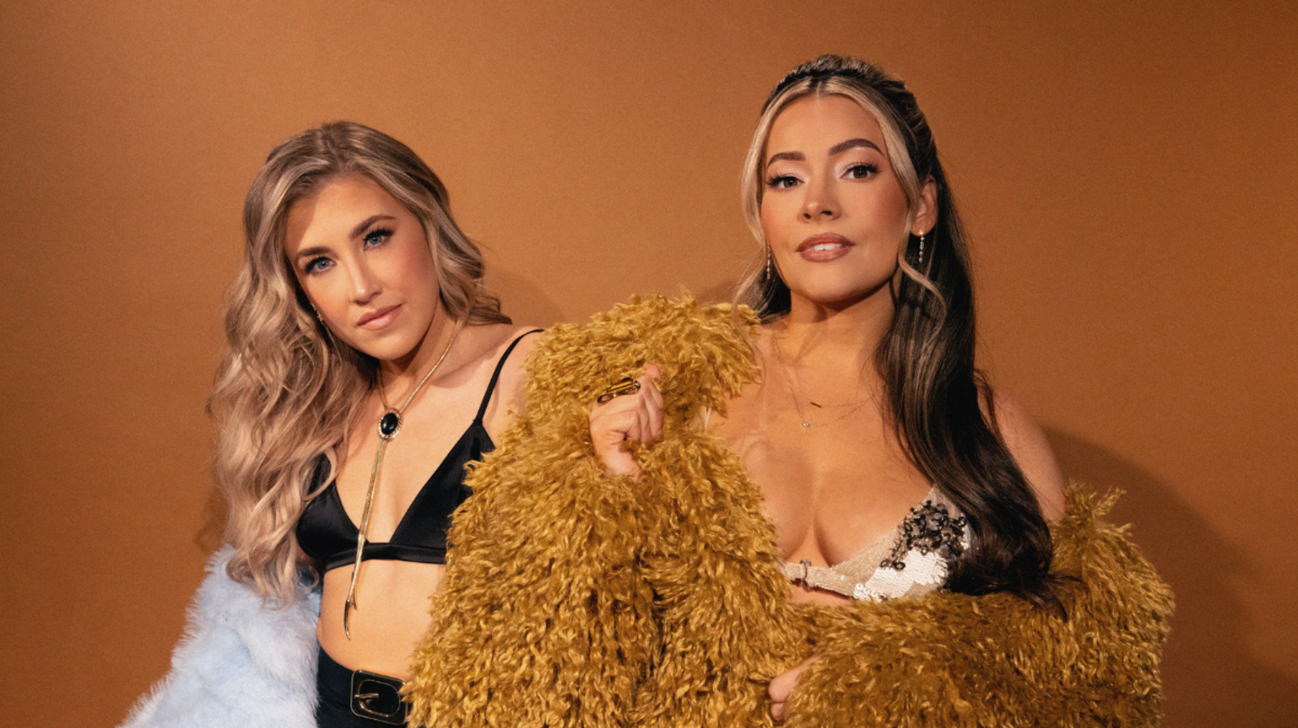 Maddie & Tae Debut 'Hilarious, Heartfelt' Nod To 'Drunk Girls In Bathrooms'