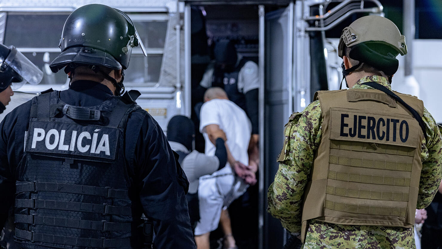US deports 17 gang-linked criminals in joint operation with El Salvador