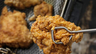 This Eatery Serves The 'Best Hole-In-The-Wall Fried Chicken' In Texas