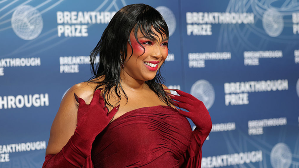Lizzo Shows Off Striking Weight Loss Transformation In Spicy New Snaps