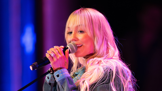 Music News - RaeLynn Shares Throwback Photos To Mark Emotional Full Circle Moment