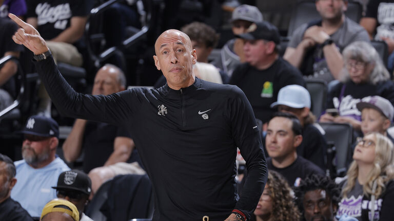 Phoenix Suns v Sacramento Kings