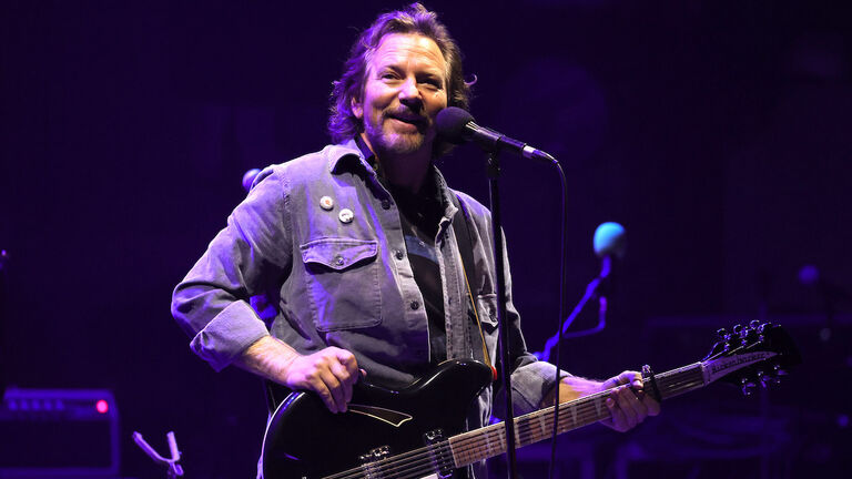 Eddie Vedder And The Earthlings In Concert - New York, NY