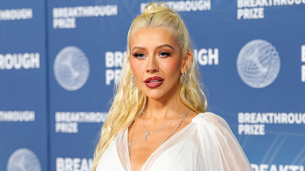 PHOTOS: Christina Aguilera Is 'Aging Backwards' In Jaw-Dropping New Snaps