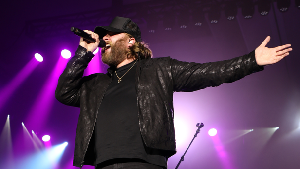 Watch Nate Smith's Reaction When Couple Gets Engaged At His Show