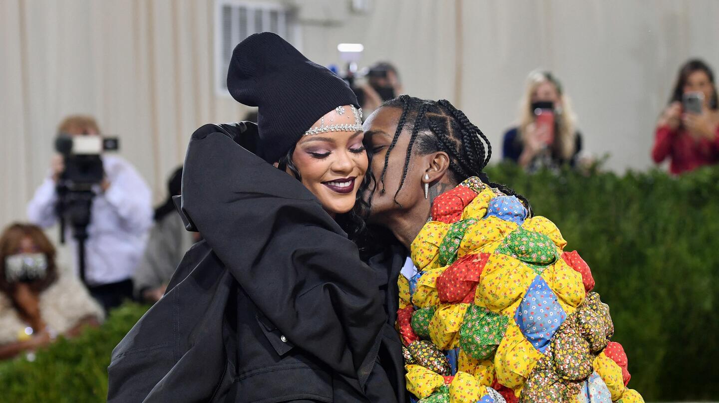 Internet Reacts To Rihanna Expecting Her Third Child