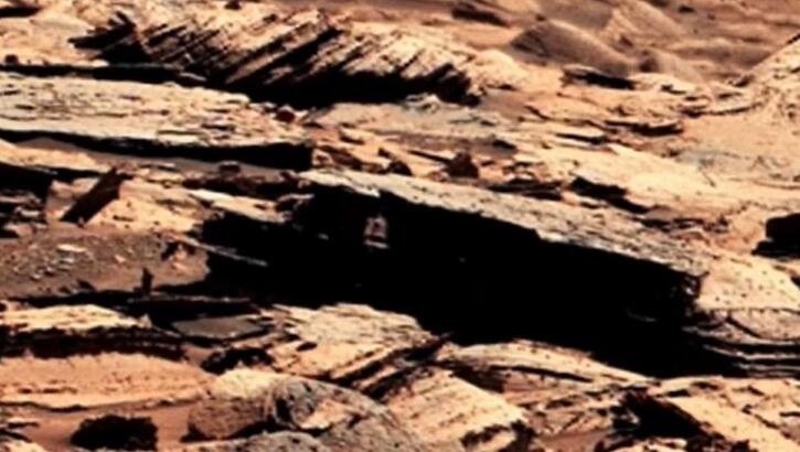 Video: Anomaly Hunter Spots '12' on Side of Martian Rock