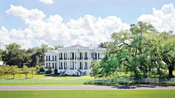 Nation's Largest Remaining Antebellum Plantation Burns To The Ground