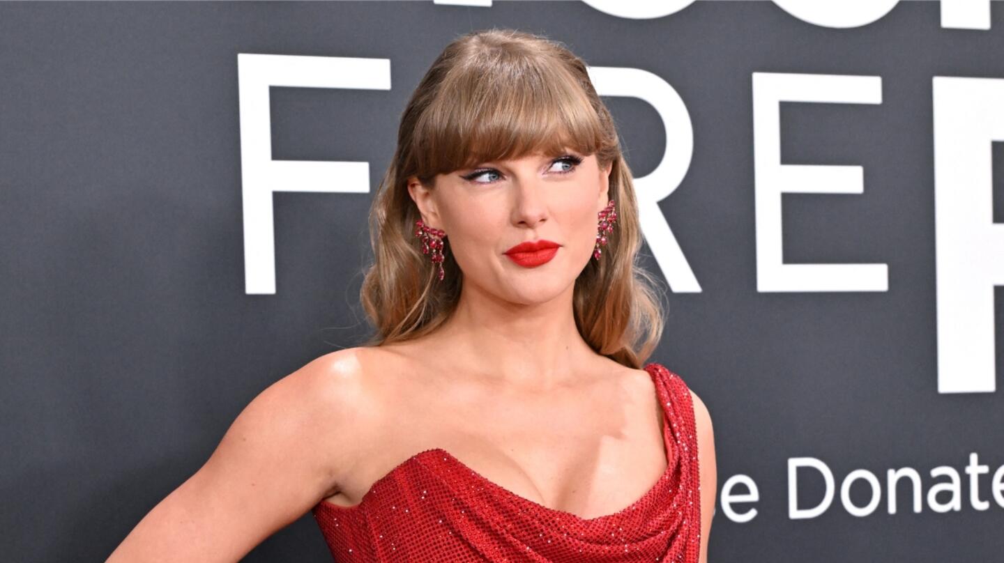 Taylor Swift Teases 'Rep TV' While Debuting Latest Re-Recorded Track