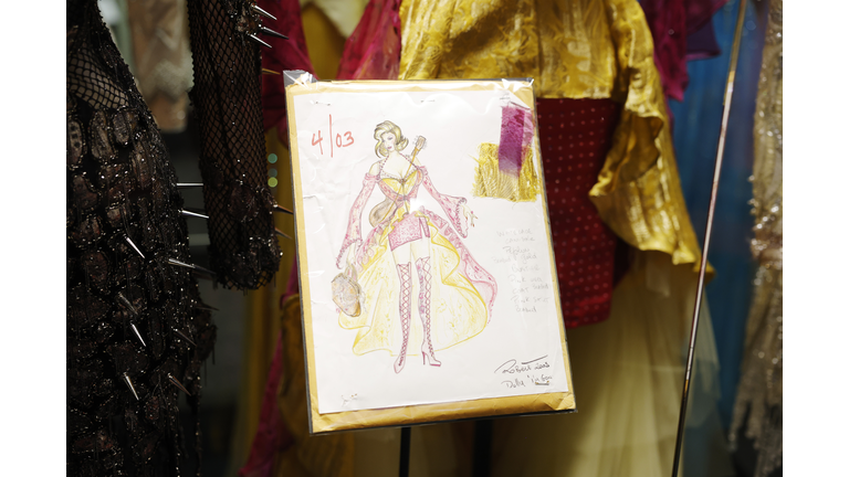 Country Music Hall of Fame and Museum Opens New Exhibit Dolly Parton: Journey of a Seeker