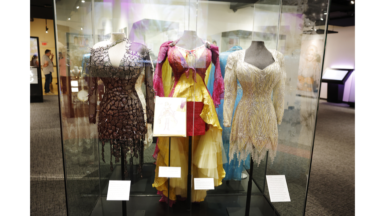 Country Music Hall of Fame and Museum Opens New Exhibit Dolly Parton: Journey of a Seeker