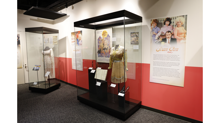 Country Music Hall of Fame and Museum Opens New Exhibit Dolly Parton: Journey of a Seeker