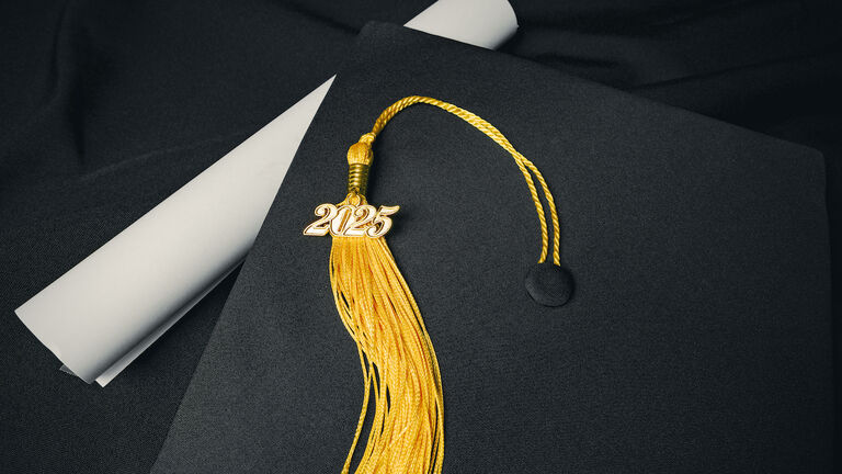 Graduation Class of 2025 Tassel Cat and Charm