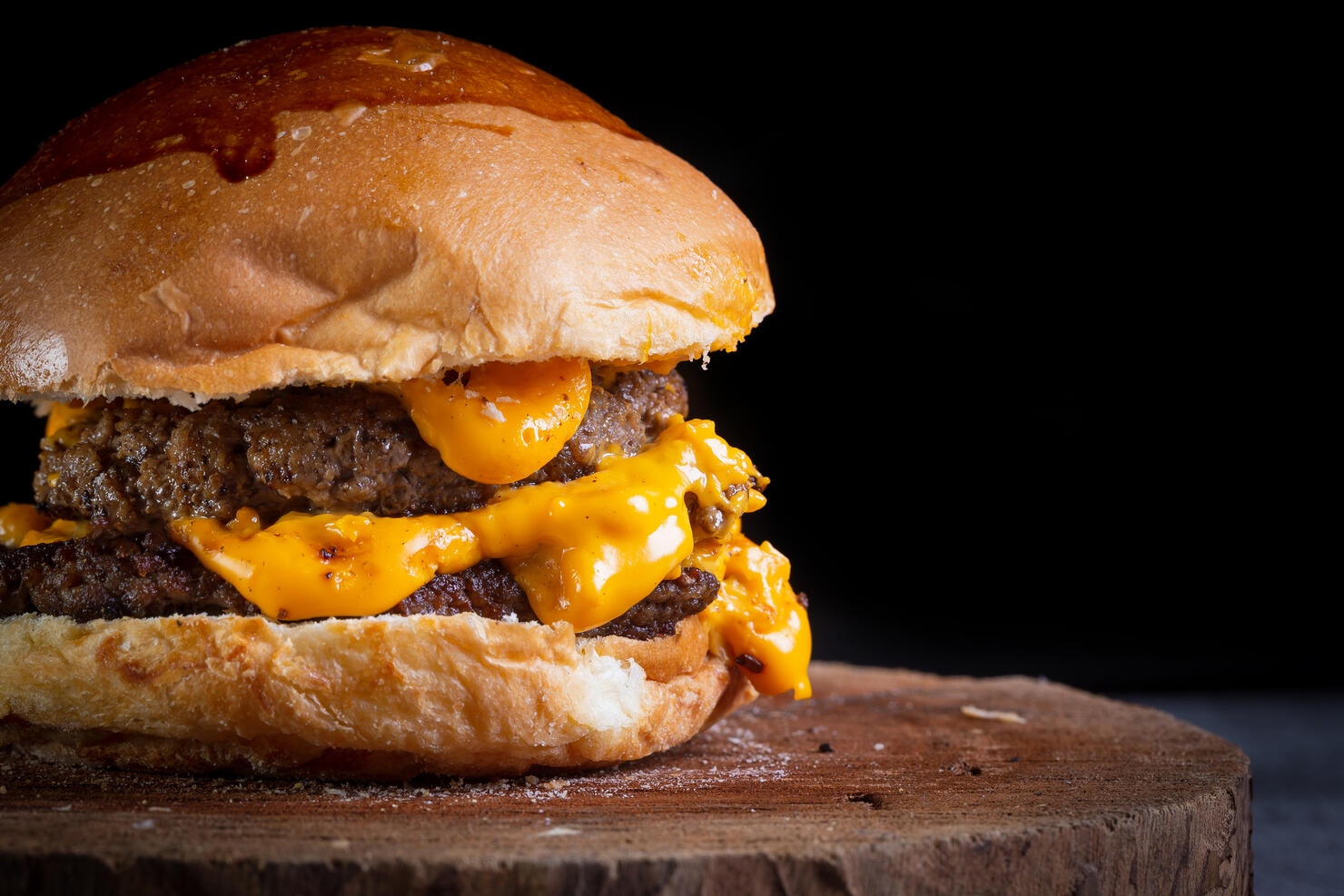Two smash burger with cheddar cheese and garlic sauce "r