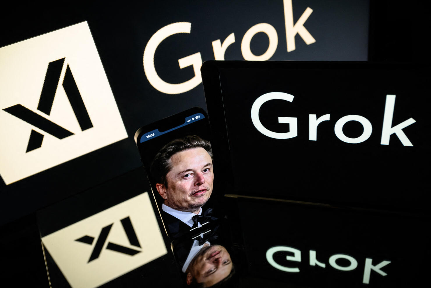 FRANCE-TECHNOLOGY-AI-GROK