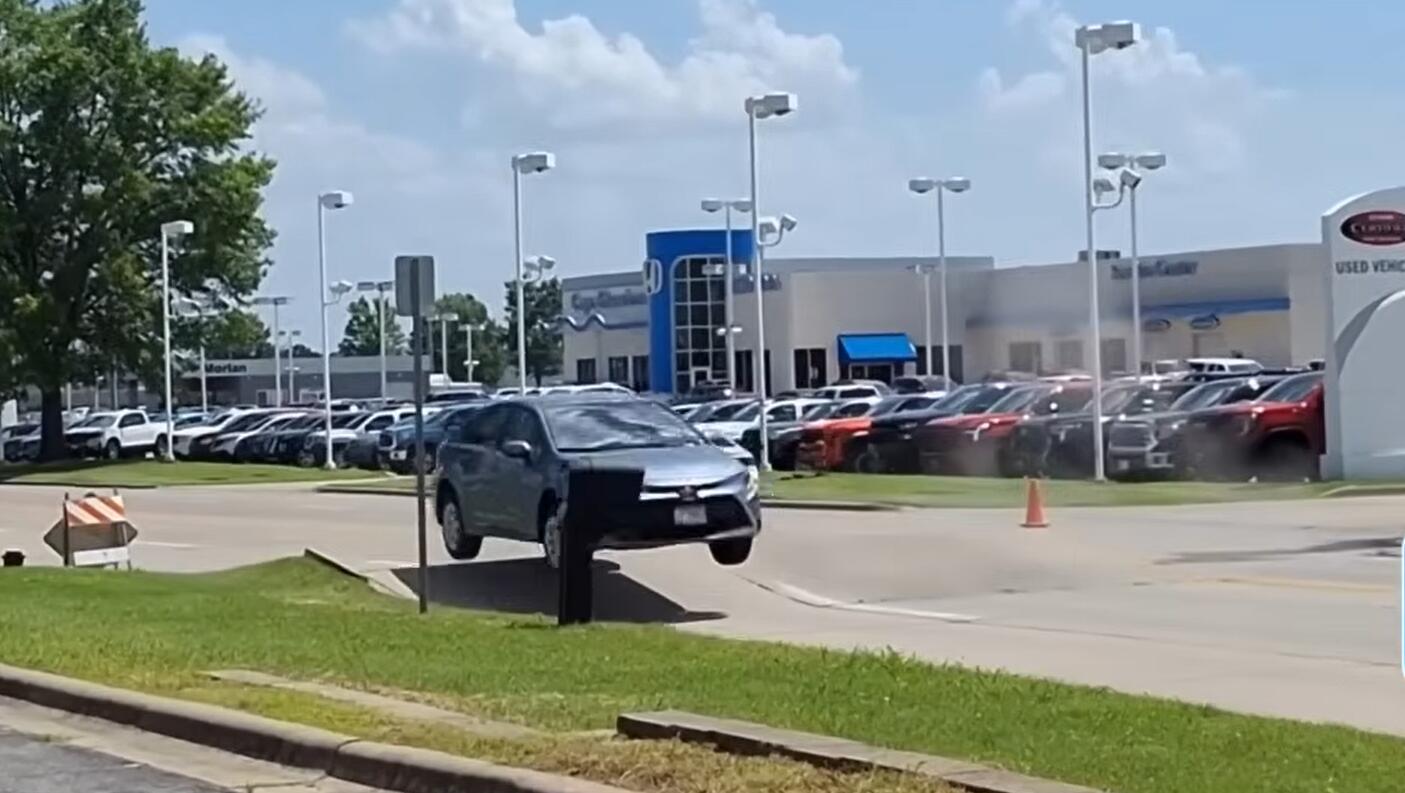 It's So Hot Out There That The Roads Are Buckling Causing Cars To Catch Air