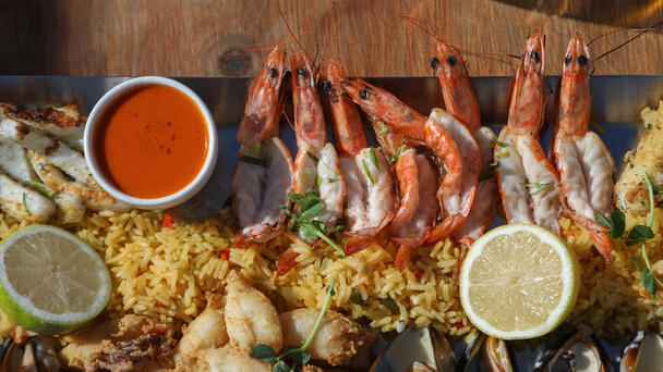 Beloved Illinois Restaurant Serves The 'Best Seafood' In The State