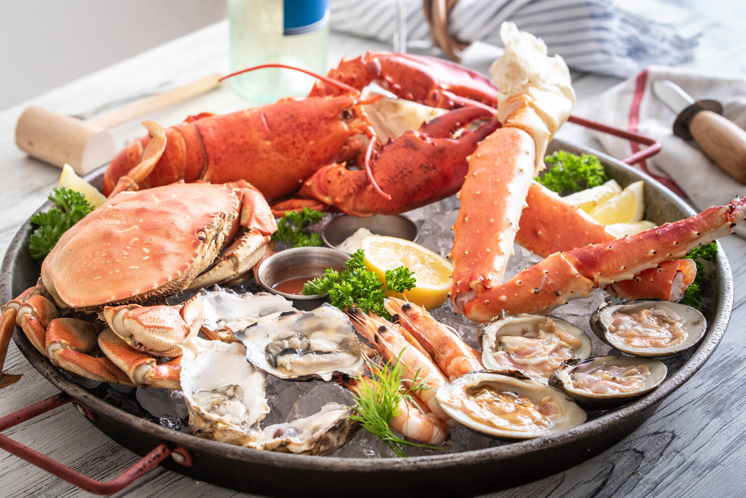 gorgeous seafood platter image