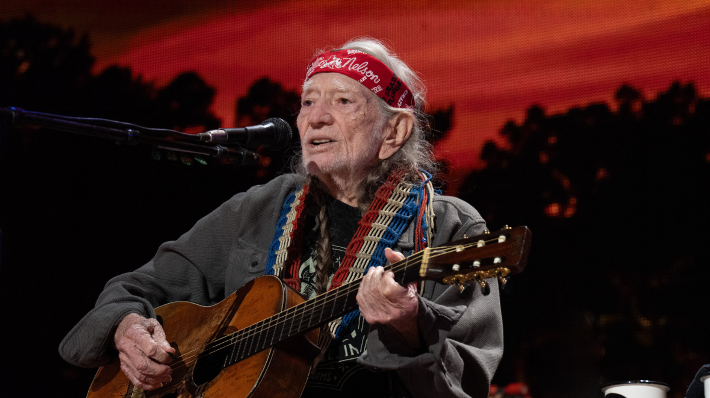 Willie Nelson Posts Update After 'Unforeseeable Circumstances' Cancel Show