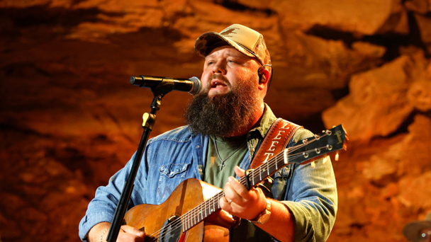 Watch Larry Fleet Deliver Moving Rendition Of Heartfelt Ballad