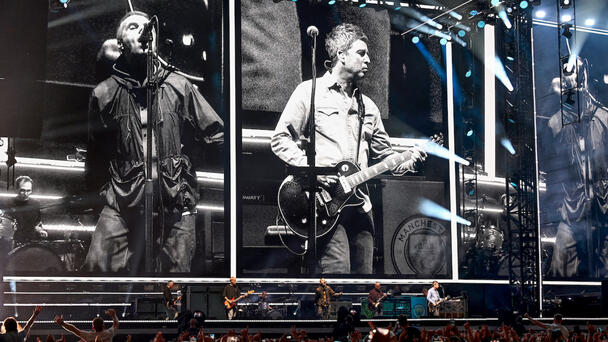Oasis Tributes Diogo Jota During Reunion Tour Debut