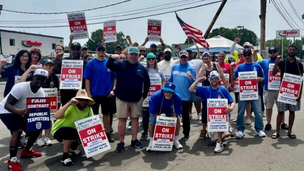 Peabody Firefighters Rally In Solidarity With Republic Service Teamsters