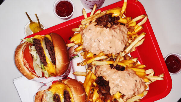 Popular Illinois Restaurant Named 'Best Burger Joint' In The State