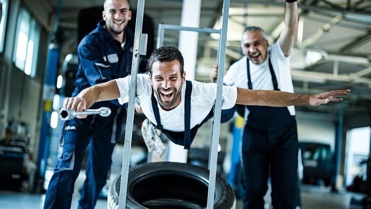 Pack of Pranksters Dressed as Mechanics Swarm Auto Shop to Owner's Chagrin